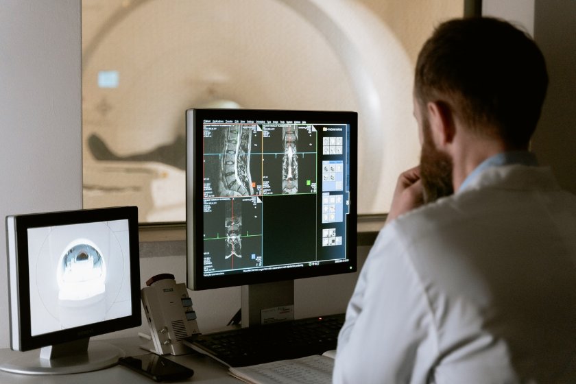 Understand CT scan needs of established standalone diagnostic labs, government hospitals, large hospitals, medical institutes, small and medium hospitals, small standalone diagnostic lab